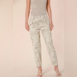 Mason's Evita Cargo Pant Curvy Fit - Light Beige Camo